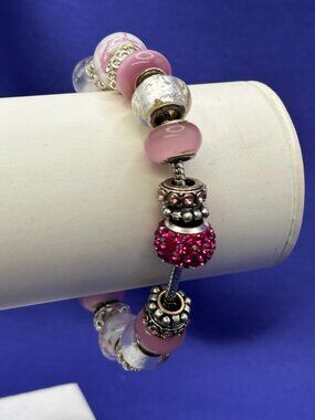 Magnifique “Pandora-Style” Charm Bracelet w/19 Beads (10 Sterling)